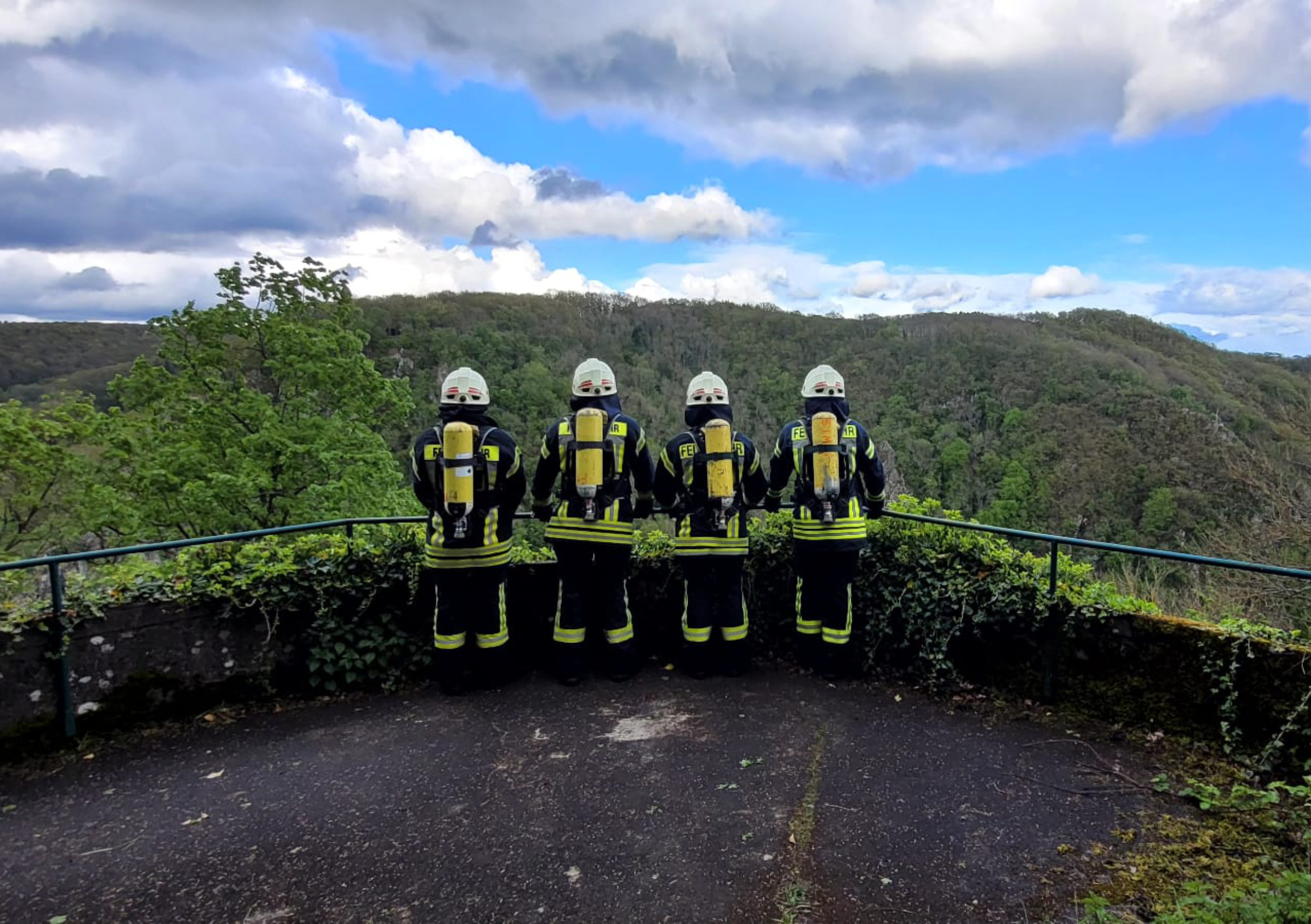 bereit-fuer-morgen Panorama von Hochstetten-Dhaun oder historisches Feuerwehrmotiv